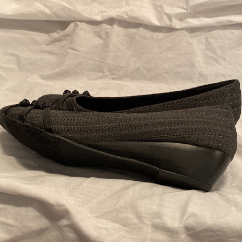 Brand New Seychelles Grey, Black & White Low Wedge Shoe…size 10M - Picture 5 of 5
